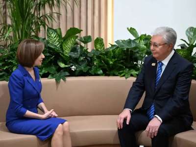 Мемлекет басшысы Молдова Президенті Майя Сандумен кездесті