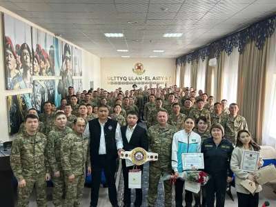 Азия чемпионы Аида Әбікеева ұландықтармен кездесті