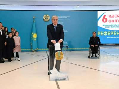 Мемлекет басшысы АЭС бойынша референдумда дауыс берді