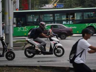 Ертеңнен бастап ереже бұзған мопед жүргізушілеріне айыппұл салынады
