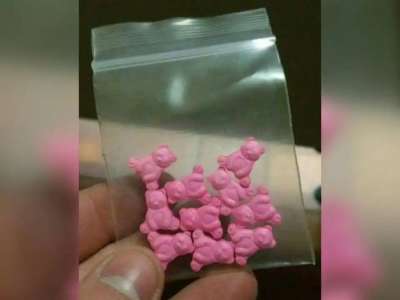 «Құлпынай квик»: Мектептерде құрамында есірткі бар кәмпиттер таратылып жатыр ма