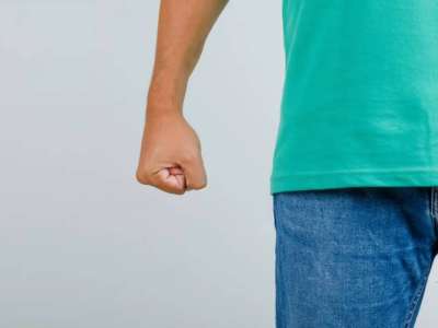 Атырауда жүргізуші балалар ауылының тәрбиеленушісін соққыға жықты