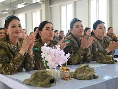 Елордада әскери шеруге қатысатын қыз-келіншектерге арналған тренинг өтті