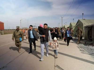 Жеңіс парадына қатысушылардың отбасылары далалық лагерьде болды