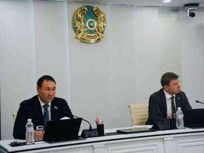 Астана қаласы мәслихатында автомобиль жолдары саласындағы жөндеу жұмыстарының барысы талқыланды