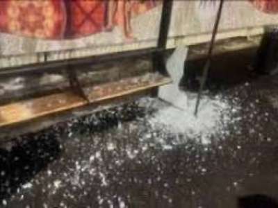 Аялдаманың есік-терезесін теуіп, сындырып кеткендер ұсталды