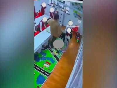 Атырауда бүлдіршінге қатыгездік көрсеткен тәрбиешіге қатысты үкім шықты