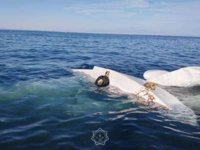 Алакөлде адамдар мінген дельтплан суға құлады