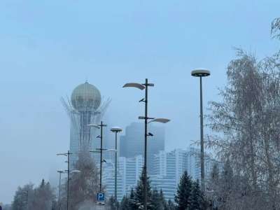 Мереке қарсаңында елордалық Ассамблея жастары қарттардың ауласын қардан аршып берді