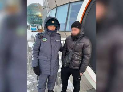 Елордалық сарбаздар жоғалған баланы тауып, анасына тапсырды