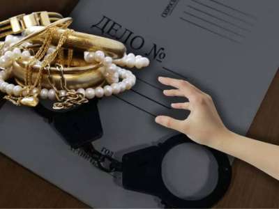 Астанада күтуші әйел жарты млн теңгенің алтын бұйымдарын ұрлаған