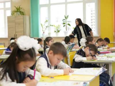 Мұғалімдерге гүл сыйлауға бола ма