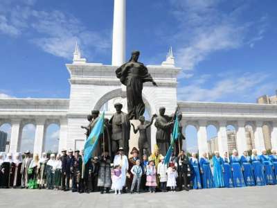 «Менің Қазақстаным» флешмобына 500-ден астам елордалық ардагер қатысты