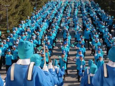 Республика күніне орай Астанада 1500 оқушы бір сәтте «Атамекен» әнін орындады