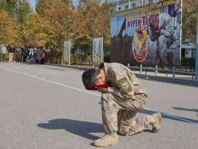 Ұлттық ұланда алғаш рет ағайынды екі жауынгер Күрең берет иегері атанды