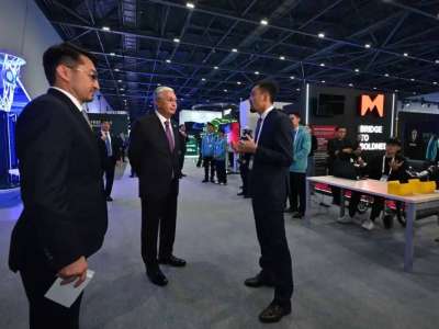 Мемлекет басшысы цифрлық шешімдер көрмесіне барды