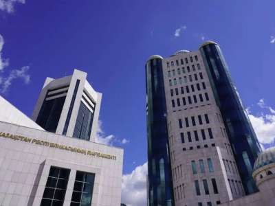 Парламент жасанды интеллект туралы заң қабылдады