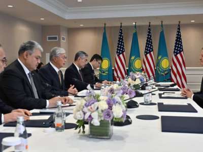 Қасым-Жомарт Тоқаев америкалық сенатор Стив Дэйнсті қабылдады