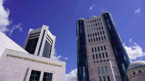 Парламент жасанды интеллект туралы заң қабылдады