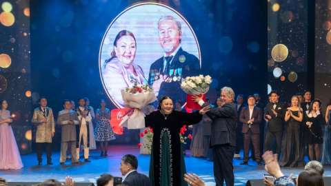 Бикен Римова атындағы драма театрында сахна өнеріндегі жұлдызды жұптың шығармашылық кеші өтті