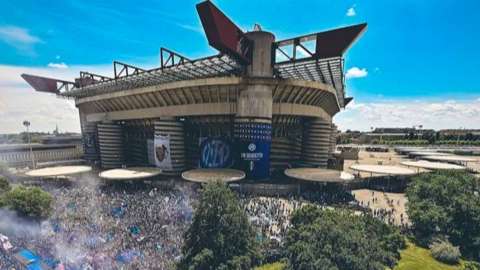 Несіп Жүнісбайұлы: 75 мыңдық стадион теңселіп тұр