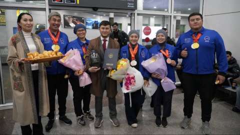 Астанада садақ атудан әлем кубогының жеңімпаздарын қарсы алды