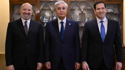 Президент АҚШ Мемлекеттік хатшысымен және Ақ үй Әкімшілігінің басқа да өкілдерімен кездесті