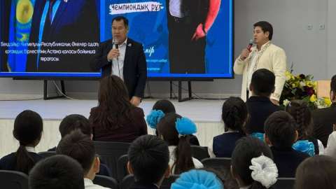 «Әке тәлімі – өмір азығы»: астаналық мектепте ашық тәрбие сағаты өтті