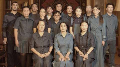 «Жылы мұң»: театрда алғаш рет қойылым ЖИ технологиясымен сахналанады