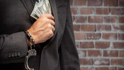 Warner Bros қаржы пирамидасын ұйымдастырғандар сотталды